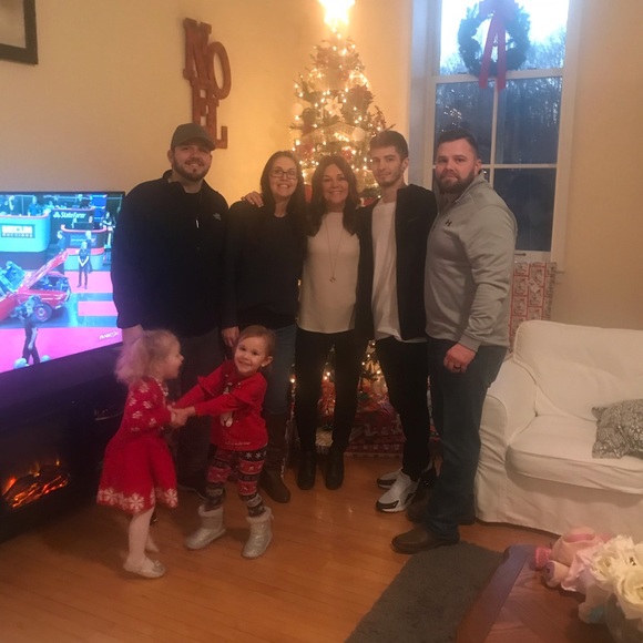 Meet your Posher, Lisa - Picture 3 of 4